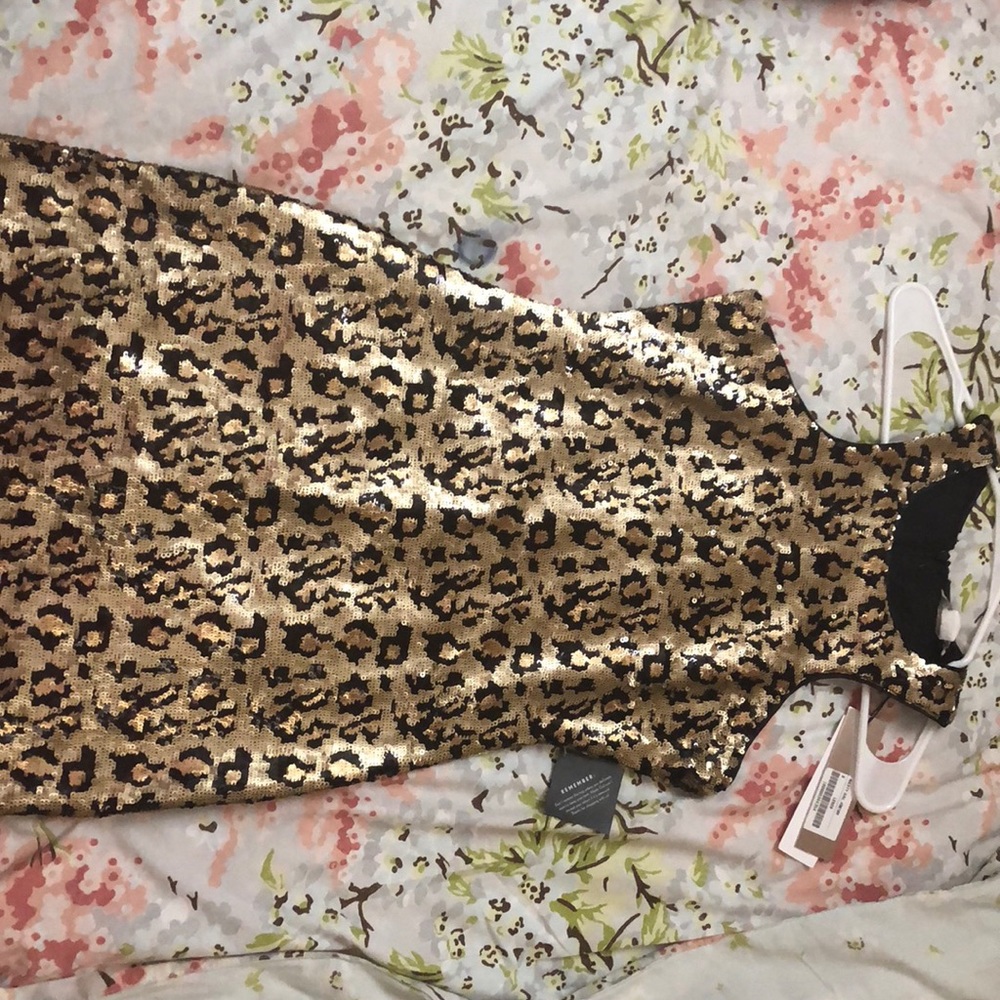 Dress 💗 - Picture 2 of 3